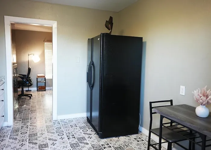 Cozy Retreat Near Phx Airport & Downtown Apartment Phoenix