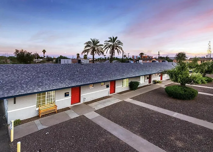 Cozy Retreat Near Phx Airport & Downtown *