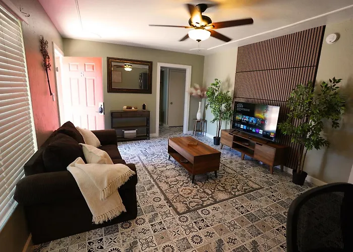 Cozy Retreat Near Phx Airport & Downtown